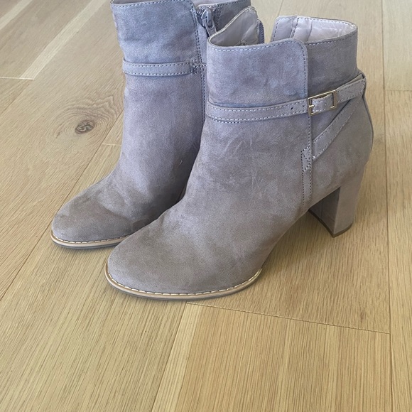 Banana Republic Booties - Picture 2 of 7